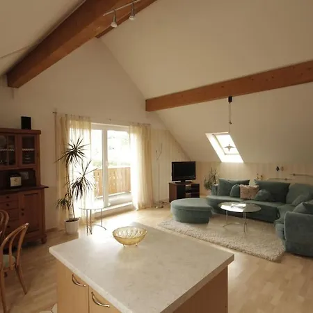 Wunderschoene, Grosse, Ruhige Ferienwohnung Im Zfh Apartment Waltershausen