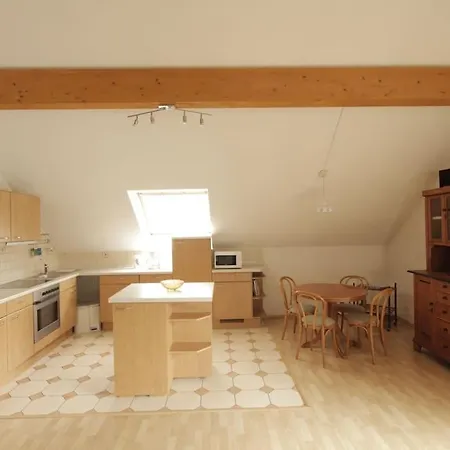 Wunderschoene, Grosse, Ruhige Ferienwohnung Im Zfh Waltershausen