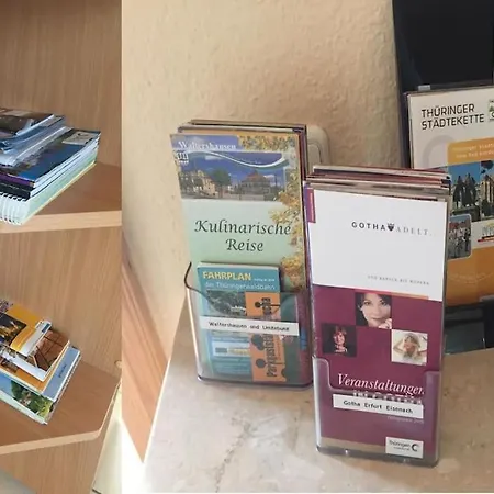 Wunderschoene, Grosse, Ruhige Ferienwohnung Im Zfh Waltershausen
