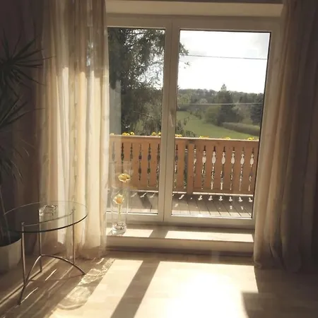Wunderschoene, Grosse, Ruhige Ferienwohnung Im Zfh Apartment *